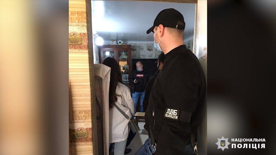 Полицейский наладил в Одессе и области деятельность сети салонов по оказанию интимных услуг за денежное вознаграждение