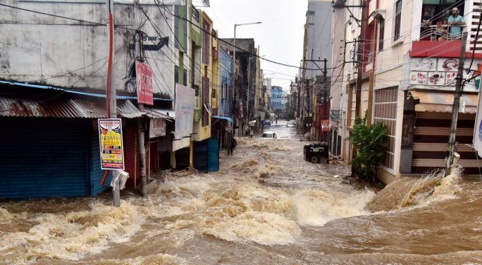 Последствия наводнения в Индии