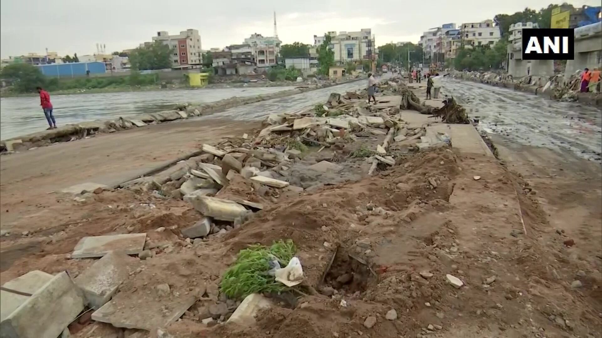 Наводнение ударило по югу и западу Индии