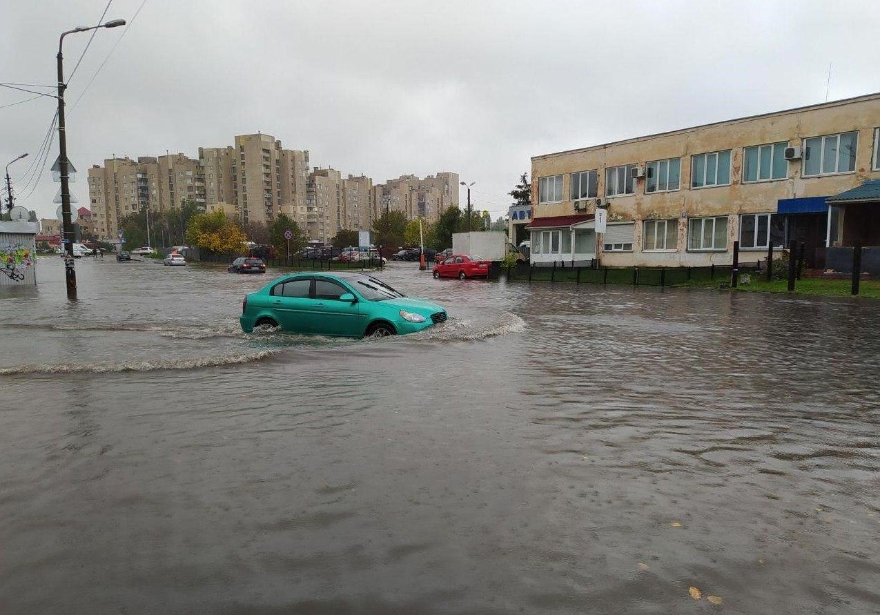 Столицю затопило після дощу.