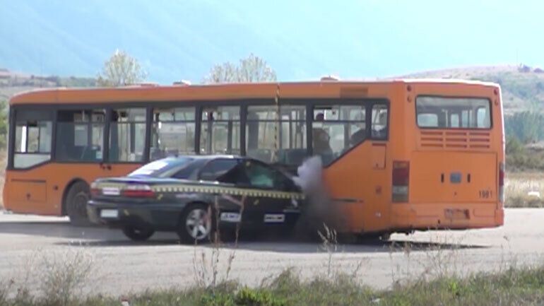 Столкновение авто на скорости свыше 200 км/ч.