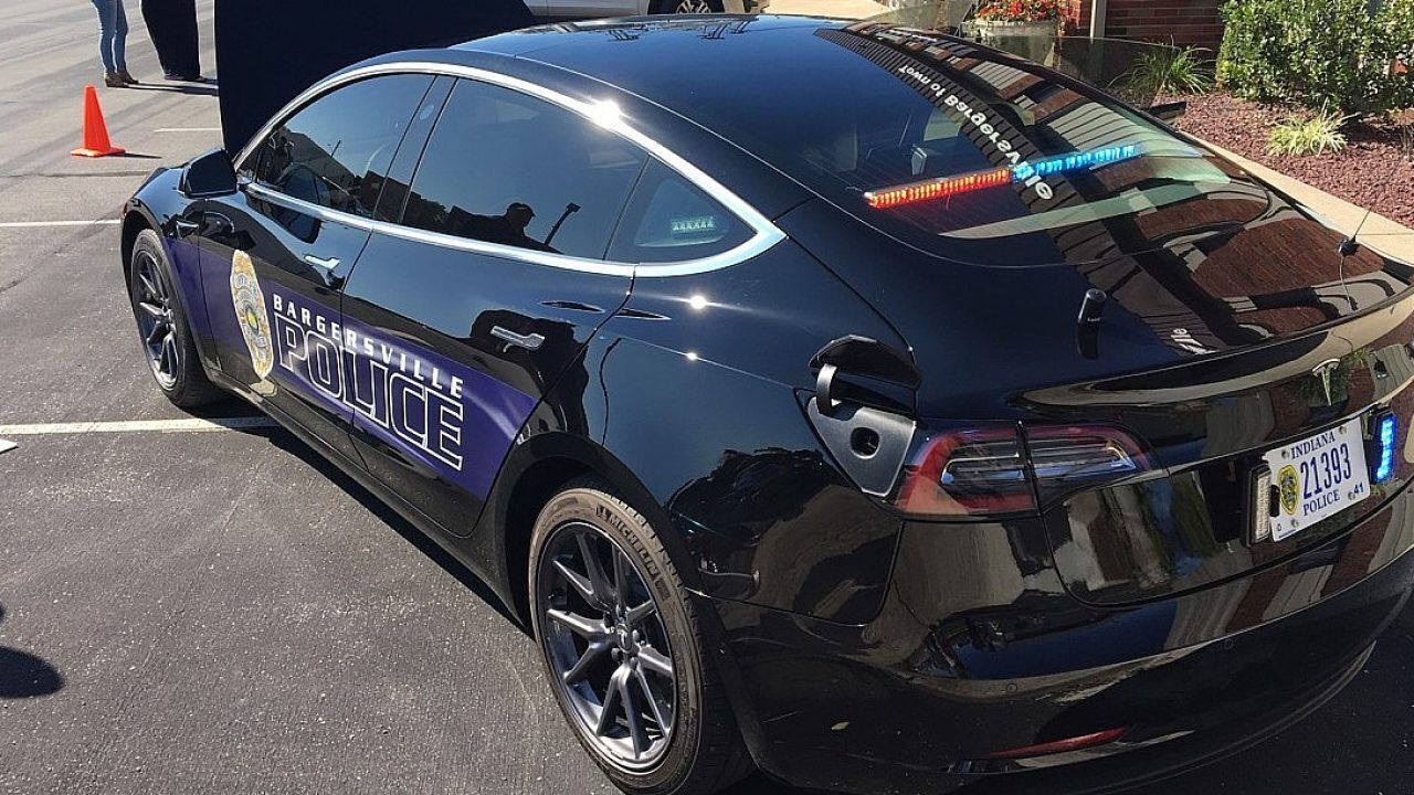 Полицейская Tesla Model 3.