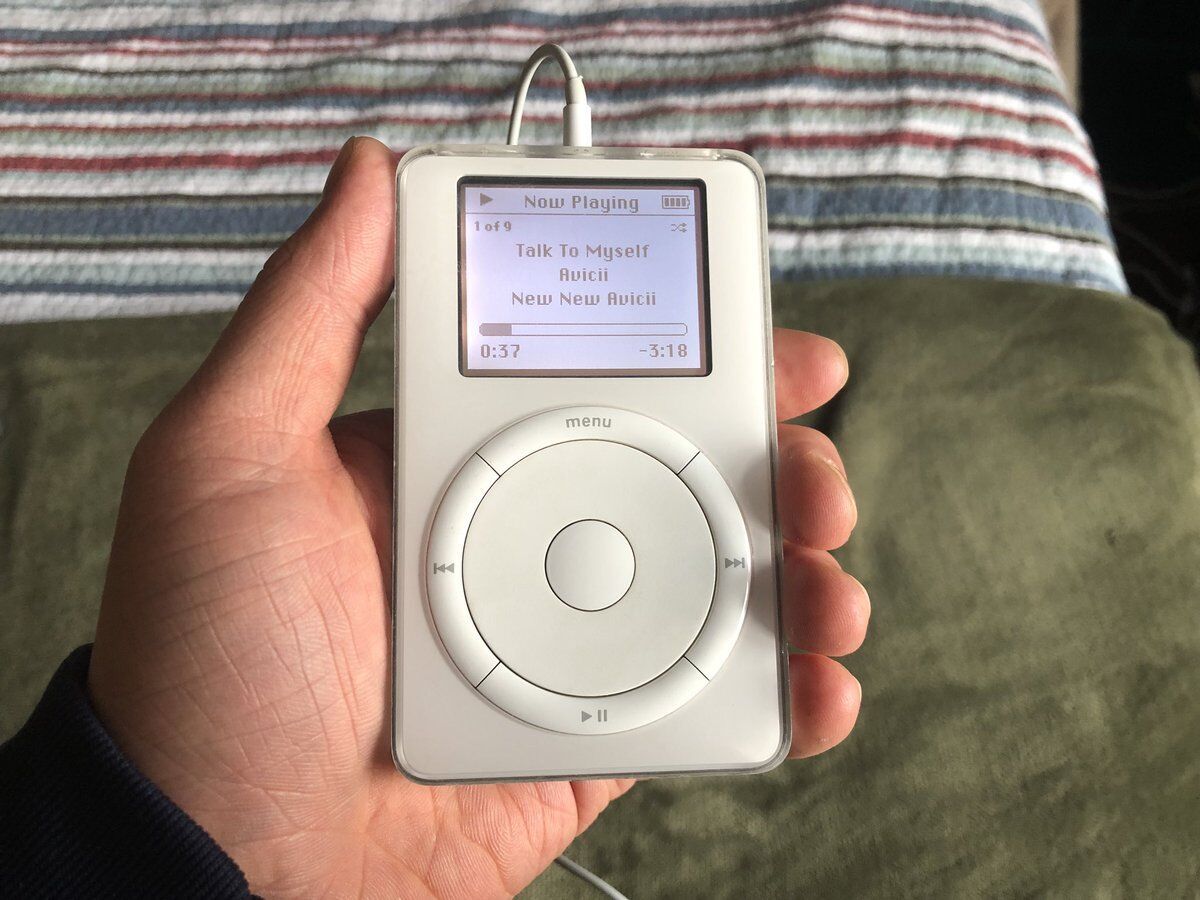 Перший iPod вийшов в 2001 році