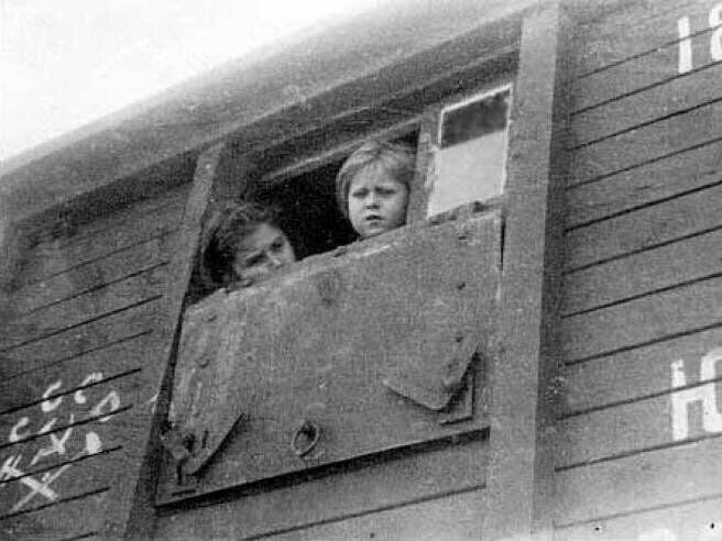 Насильницька депортація українців до Сибіру в 1947 році.