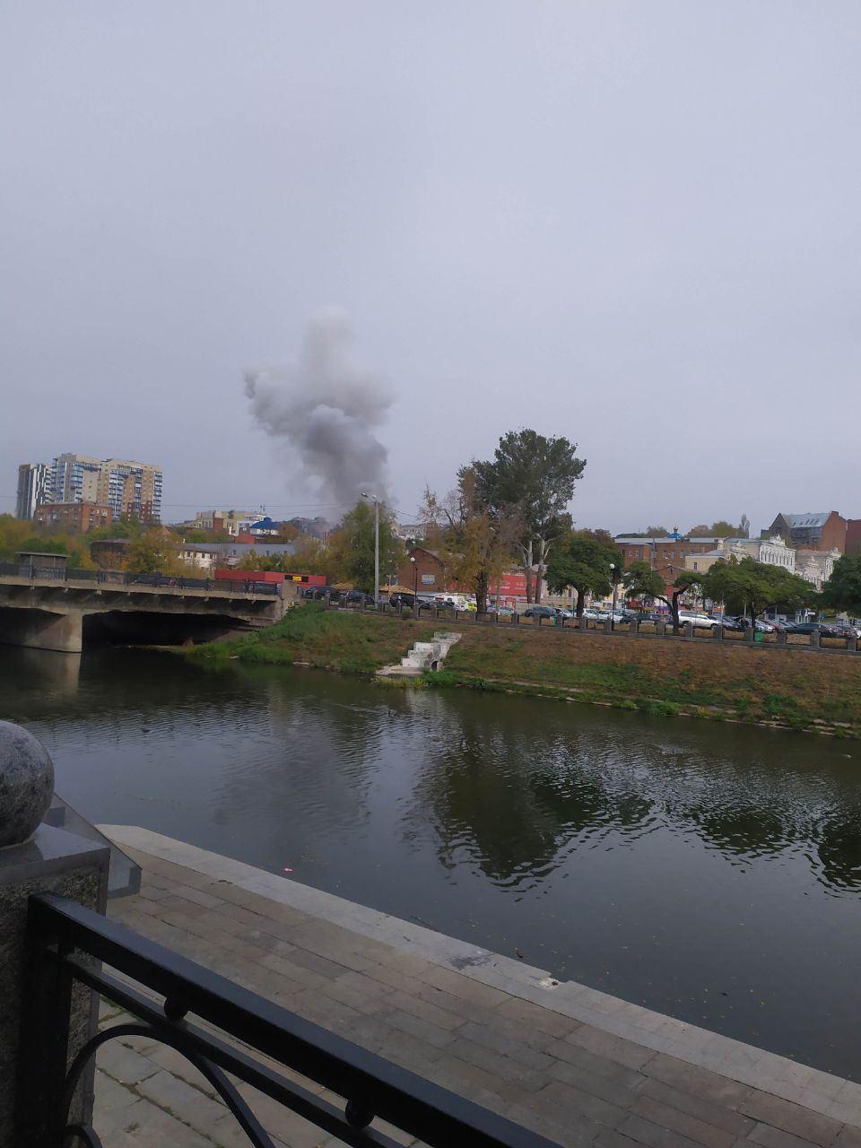Дым от пожара был виден из других районов города