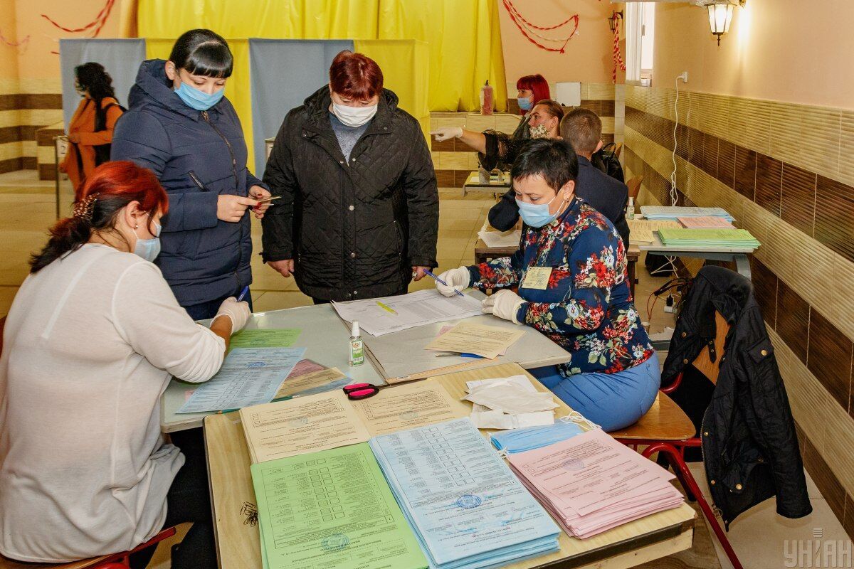 Громадяни голосують переважно спокійно