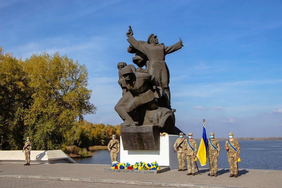 Дніпро відзначає 77-му річницю звільнення міста від фашистських загарбників