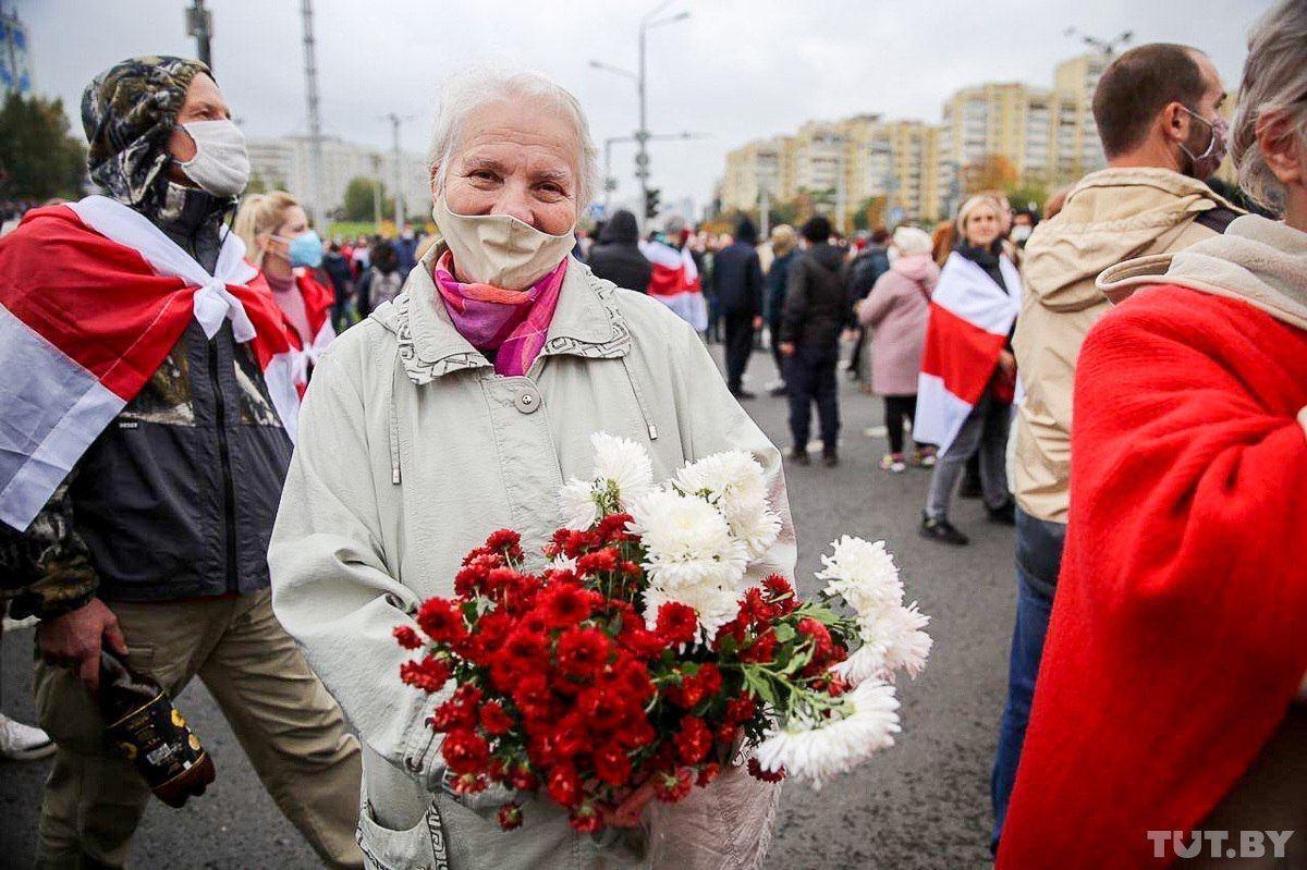 На марше в Минске царит мирная атмосфера