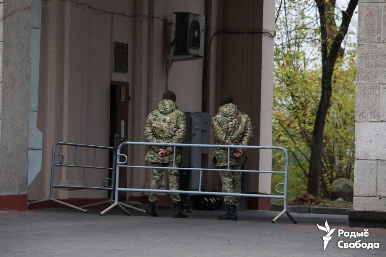 Озброєні бойовики закривали двори на проспекті Незалежності