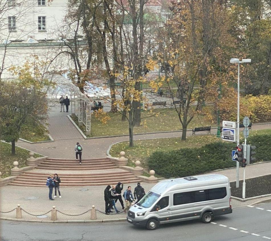 В Минске начали задерживать журналистов