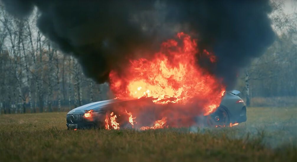 Російський блогер спалив свій Mercedes-AMG GT 63 S