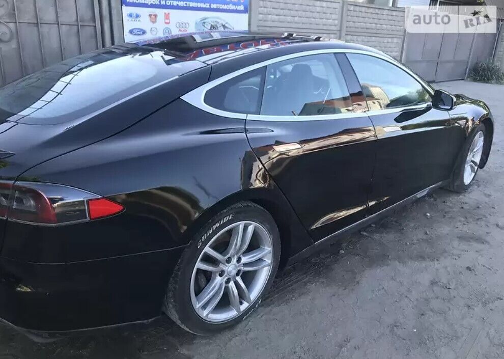 Tesla Model S за $20 500