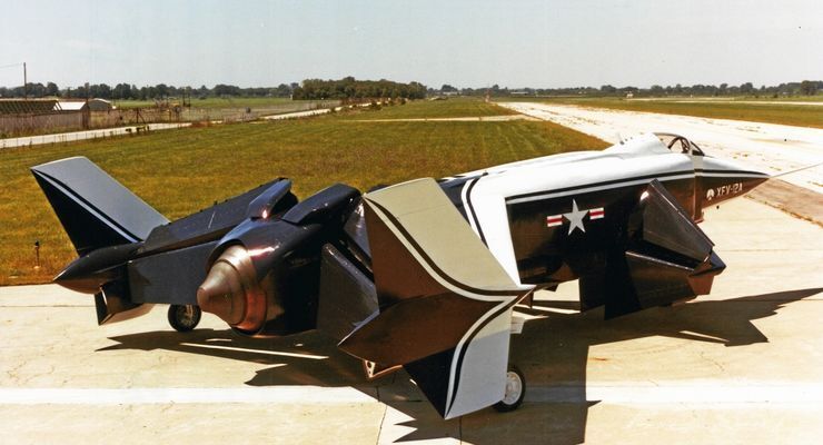XFV-12A – надзвуковий високоплан, побудований за схемою "качка", із стрілоподібним крилом і трапецієподібним горизонтальним оперенням, розташованим у носовій частині фюзеляжу. Був прототипом надзвукового винищувача ВМС США
