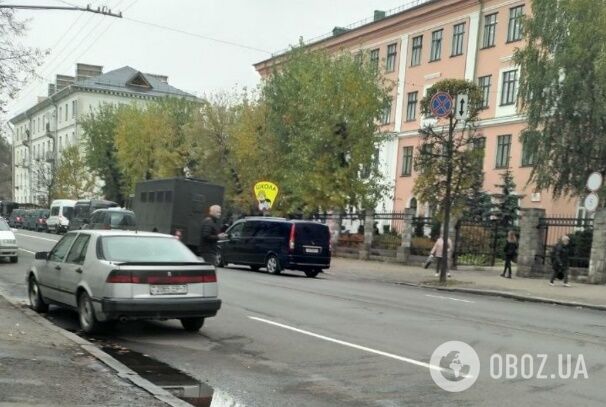 Очевидцы сообщили, что силовики задержали минских школьников