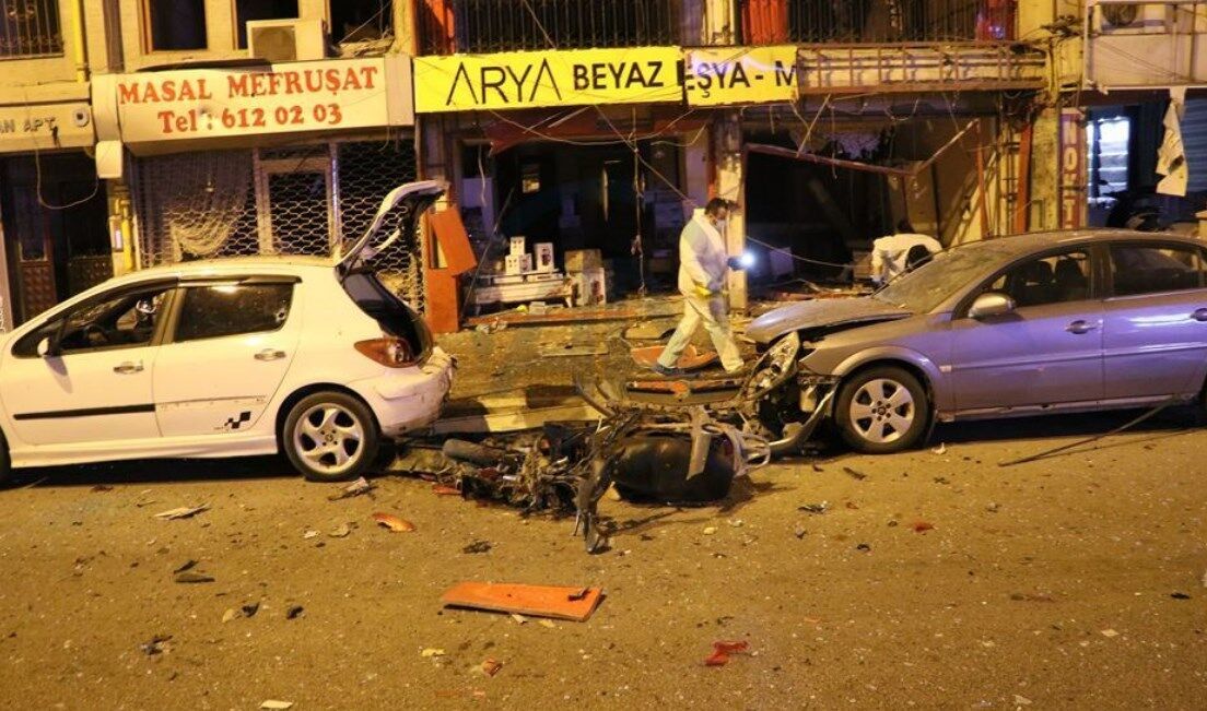 Место взрыва в Искендеруне.