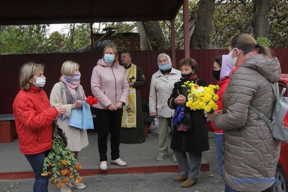 В Днепре попрощались с волонтером Людмилой Савченко.