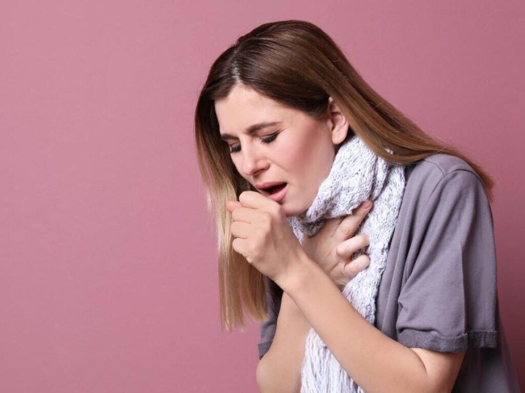 Коронавирус вызывает сильный кашель