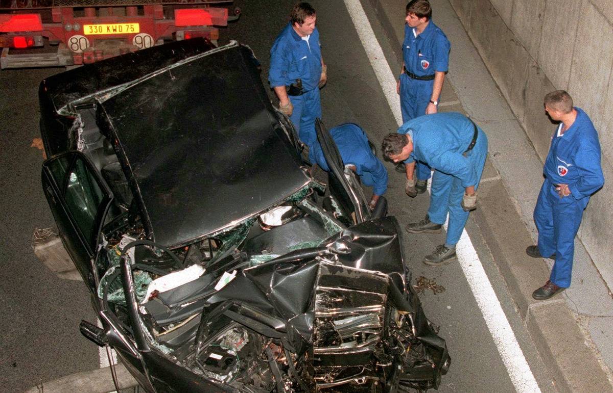 Смерть принцеси Діани – автокатастрофа