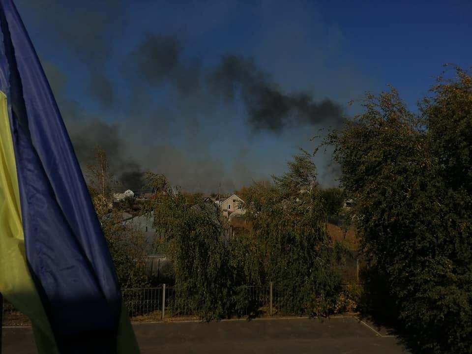 Огонь приблизился к электроподстанци в селе Артема
