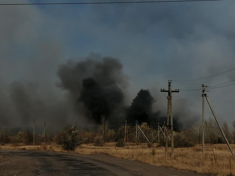 У Станично-Луганській РДА причиною пожежі назвали підпал.