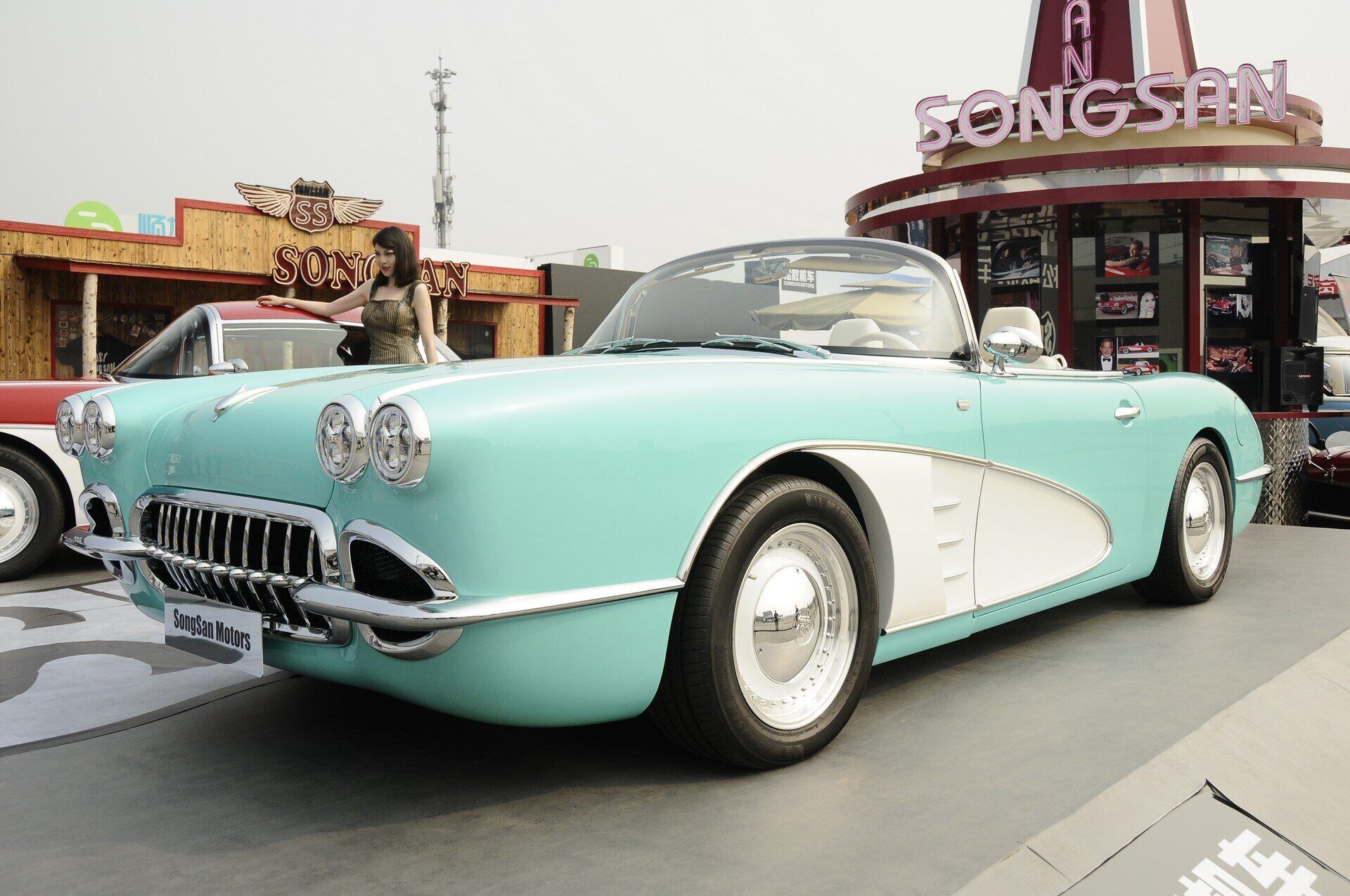 Фото: SS Dolphin - китайська копія Chevrolet Corvette.