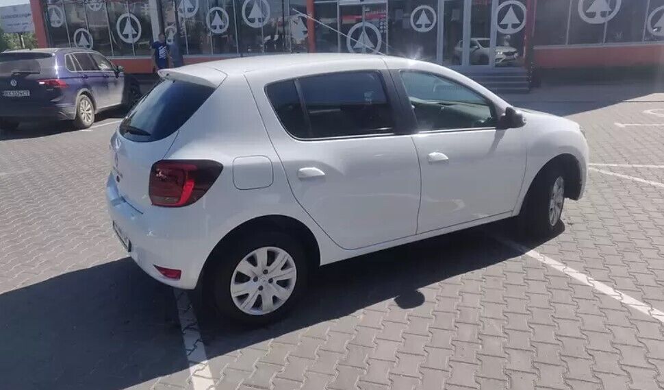Renault Sandero за $12 500.