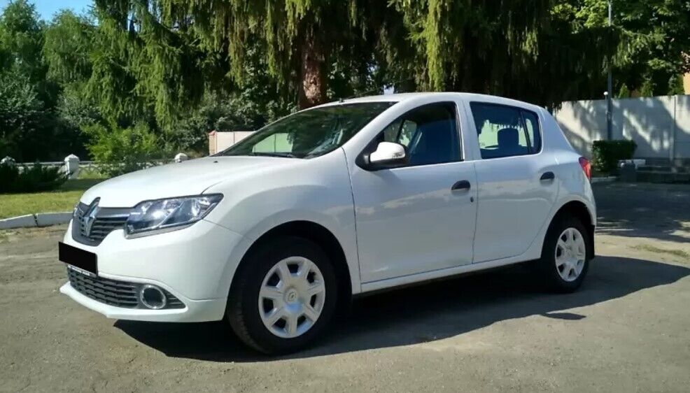 Renault Sandero за $ 7500.