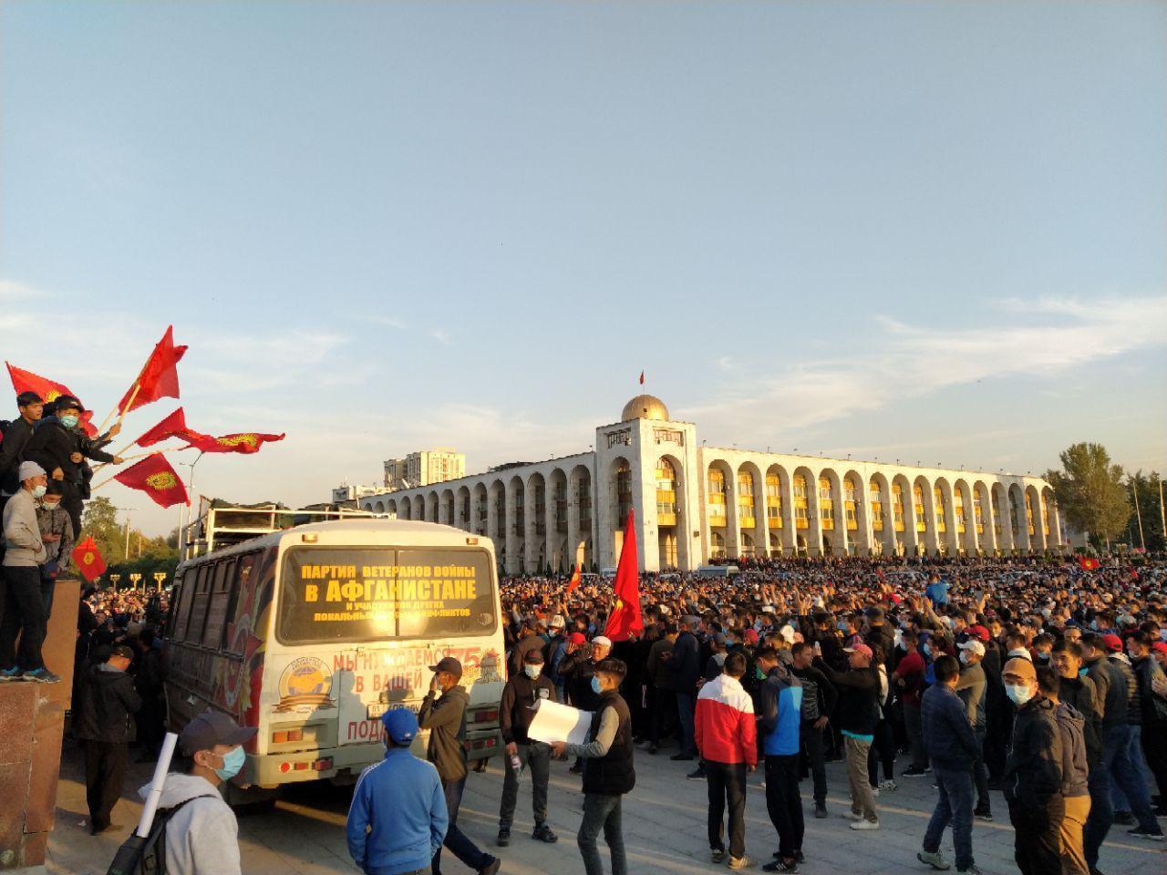 У Киргизстані опозиція вийшла на "Майдан, як в Україні"