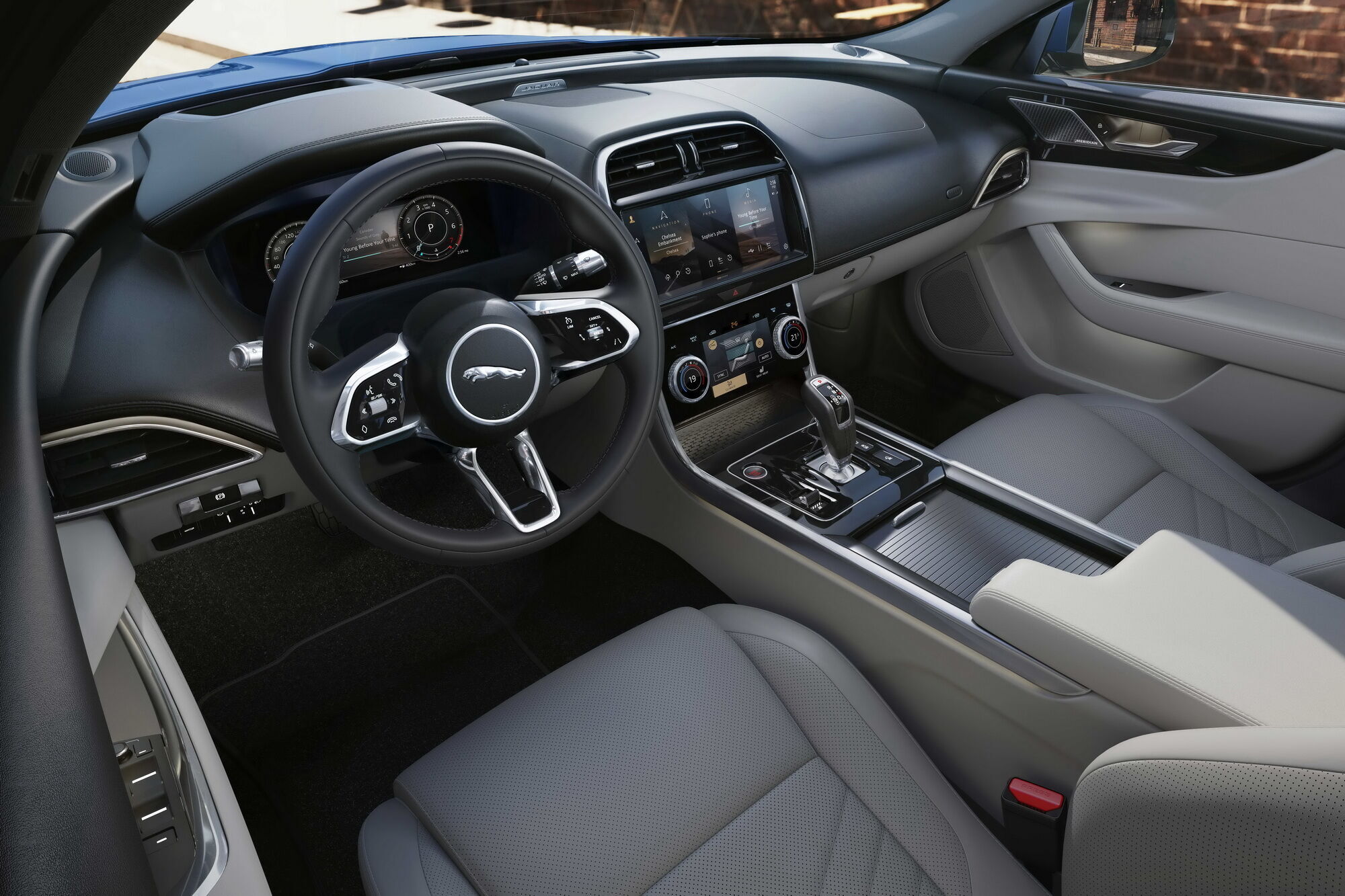 2021 Jaguar XE. Фото: