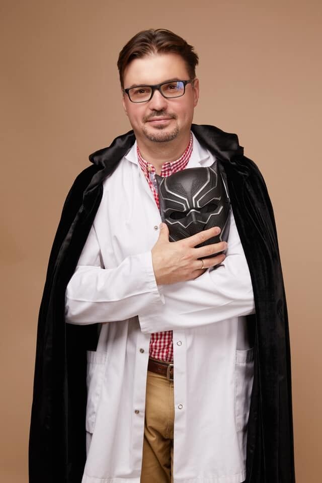 Українських медиків перетворили в культових супергероїв: який вигляд вони мають