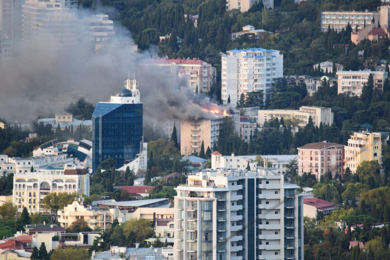 В Ялте произошел крупный пожар в санатории