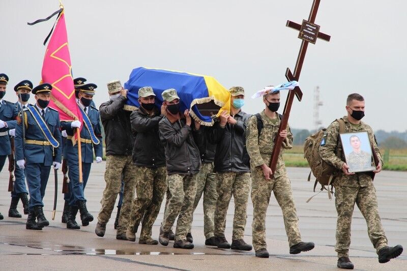 Під Вінницею попрощалися із курсантами Хом'ячуком та Корчовським.