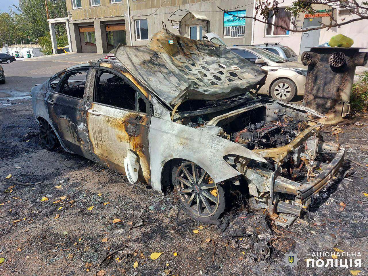 У Миколаєві спалили авто кандидату в депутати від "Слуги народу". Фото