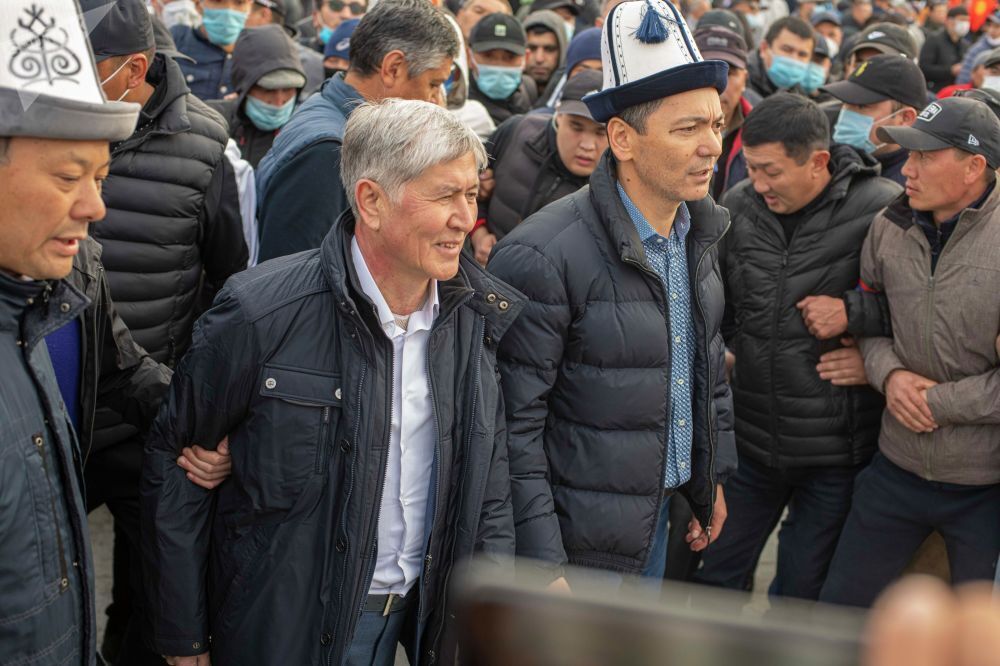 Алмазбек Атамбаєв на мітингу в Бішкеку.