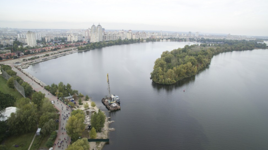 У Києві розпочали будівництво пішохідного моста на Оболоні