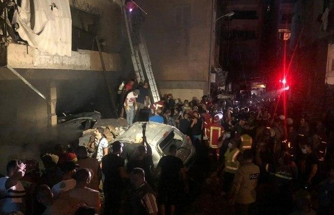 У житловому кварталі Бейрута стався потужний вибух: 4 загиблих, 50 поранених. Відео та фото