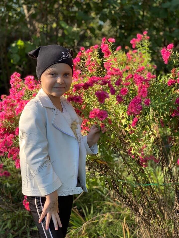 Любит единорогов и мечтает стать врачом: маленькой Милане нужна помощь в борьбе с раком