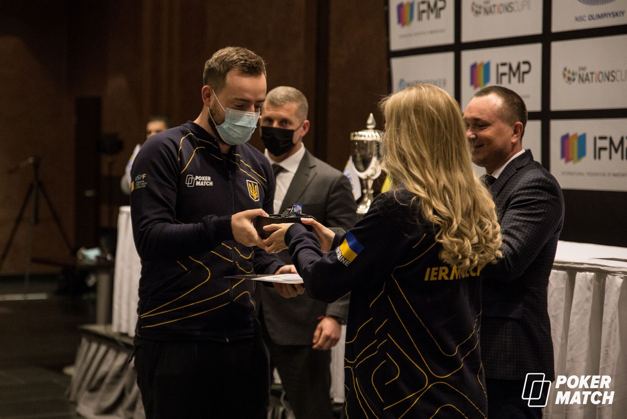 Сборную Украины по покеру наградили "золотом" чемпионата мира