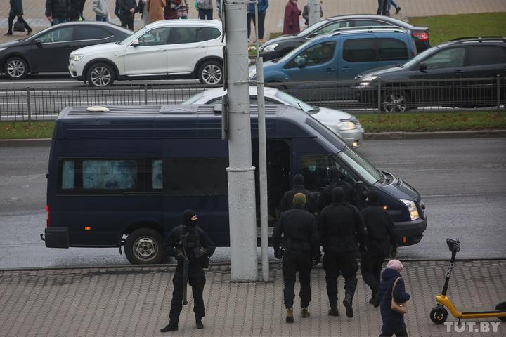 Біля станції метро "Пушкінська" силовики затримали учасників маршу