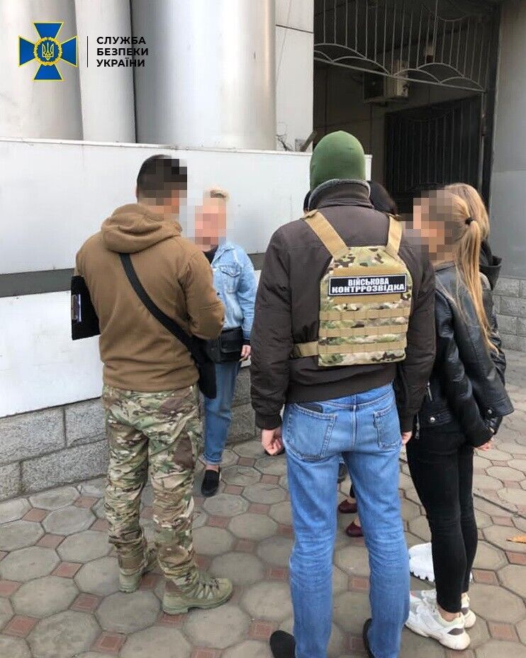 Правоохоронці затримали зловмисницю в Одесі під час отримання "авансу"