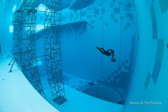 Глубина бассейна Deepspot достигает 45 метров и 70 см