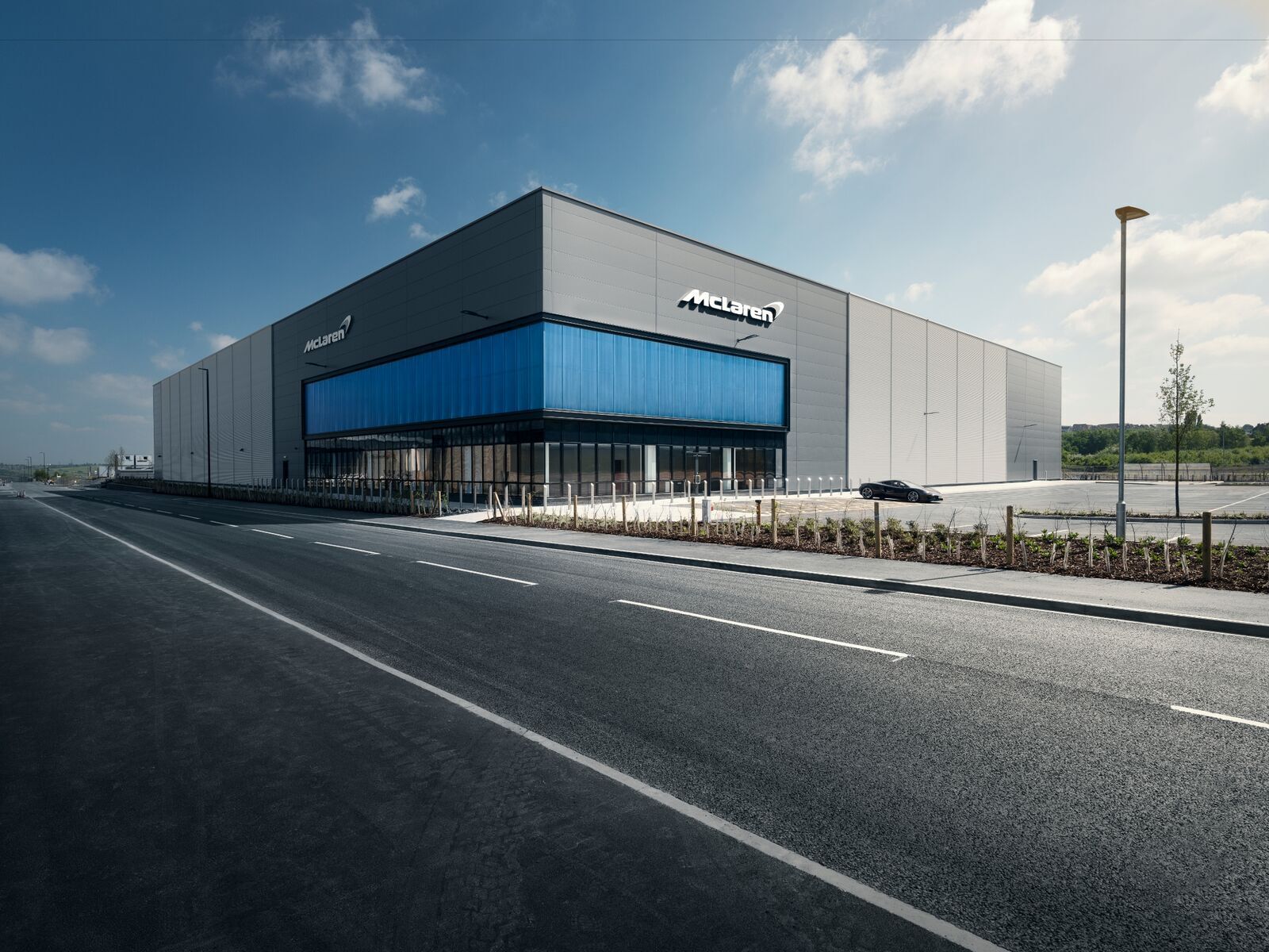 В 2018 году компания McLaren открыла "Центре композитных технологий" в британском Йоркшире