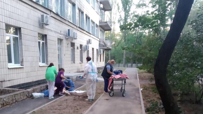Лікарня №4 в Києві, де сталося самогубство.