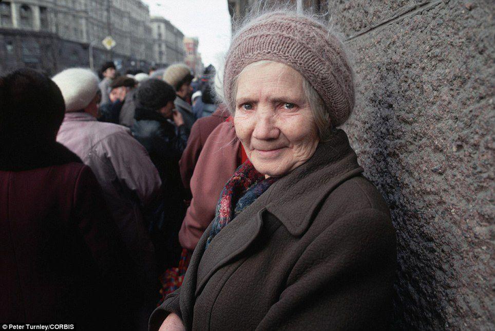 Женщина в очереди, Москва, СССР