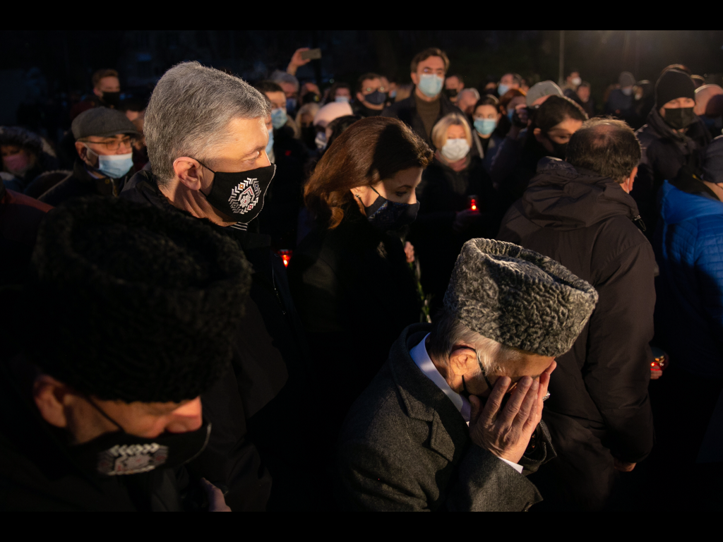 Петр и Марина Порошенко во время акции "Зажги свечу"