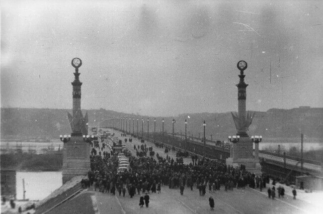 Мост Патона, 11 мая 1953 года
