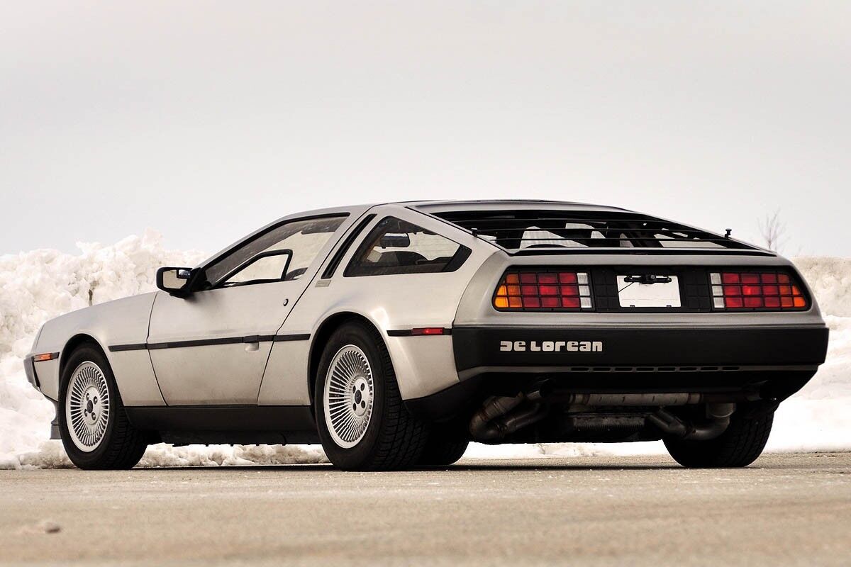 DeLorean DMC-12.