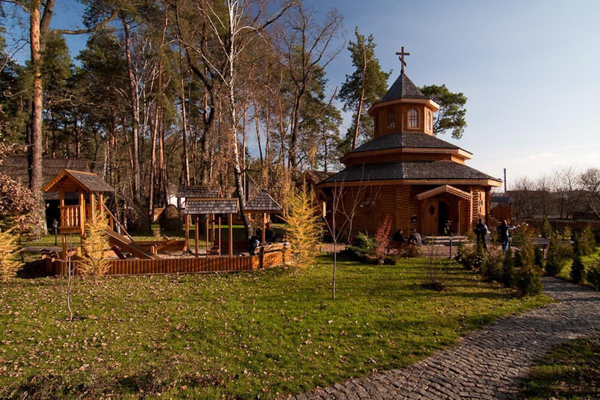 Етнографічний комплекс "Українське село"