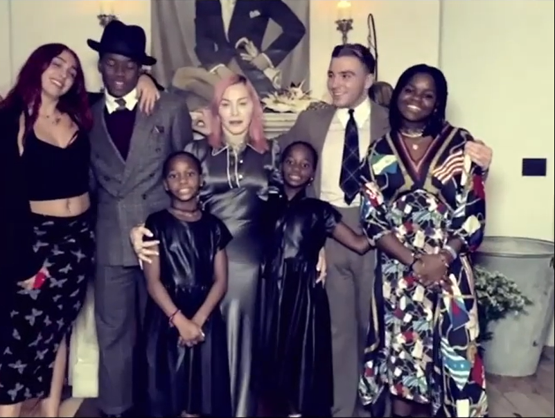 Мадонна с детьми
