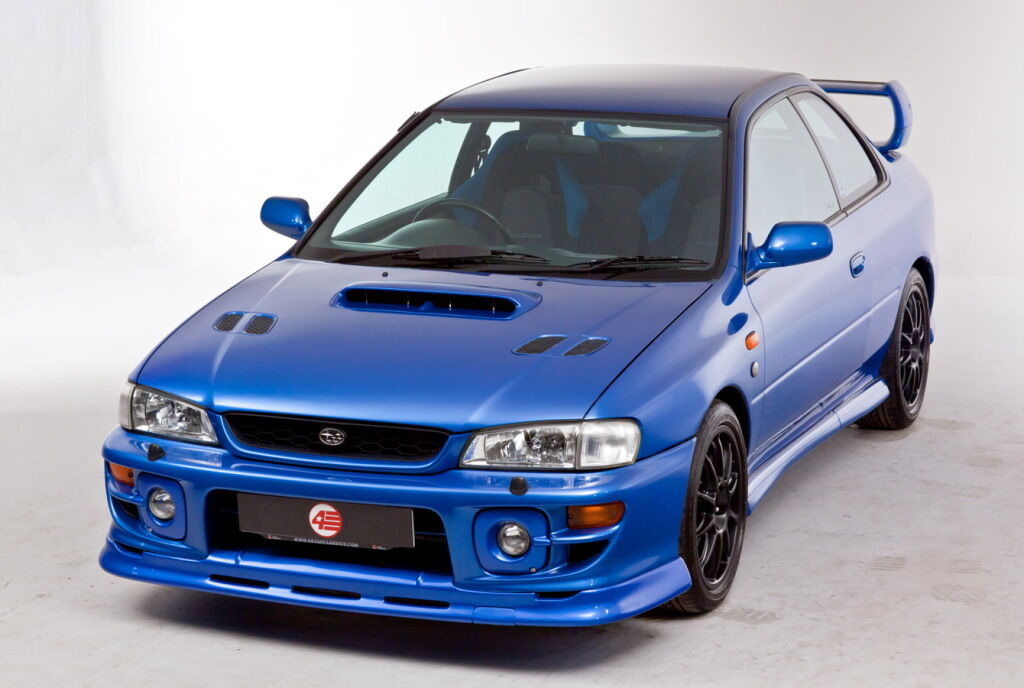 Subaru Impreza P1 был синим